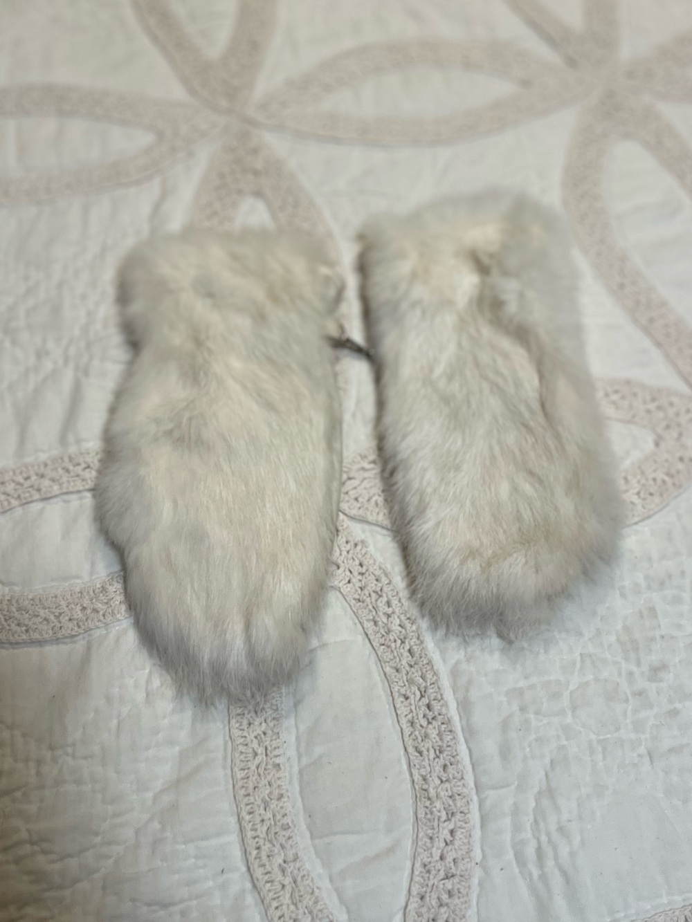 Vintage Women's white Rabbit Fur mittens - Cozy Furry